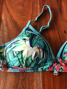 Bikini-Set: Oberteil mit Push-up-Effekt und Hose Seitendetail aus Tüll – Strelizia