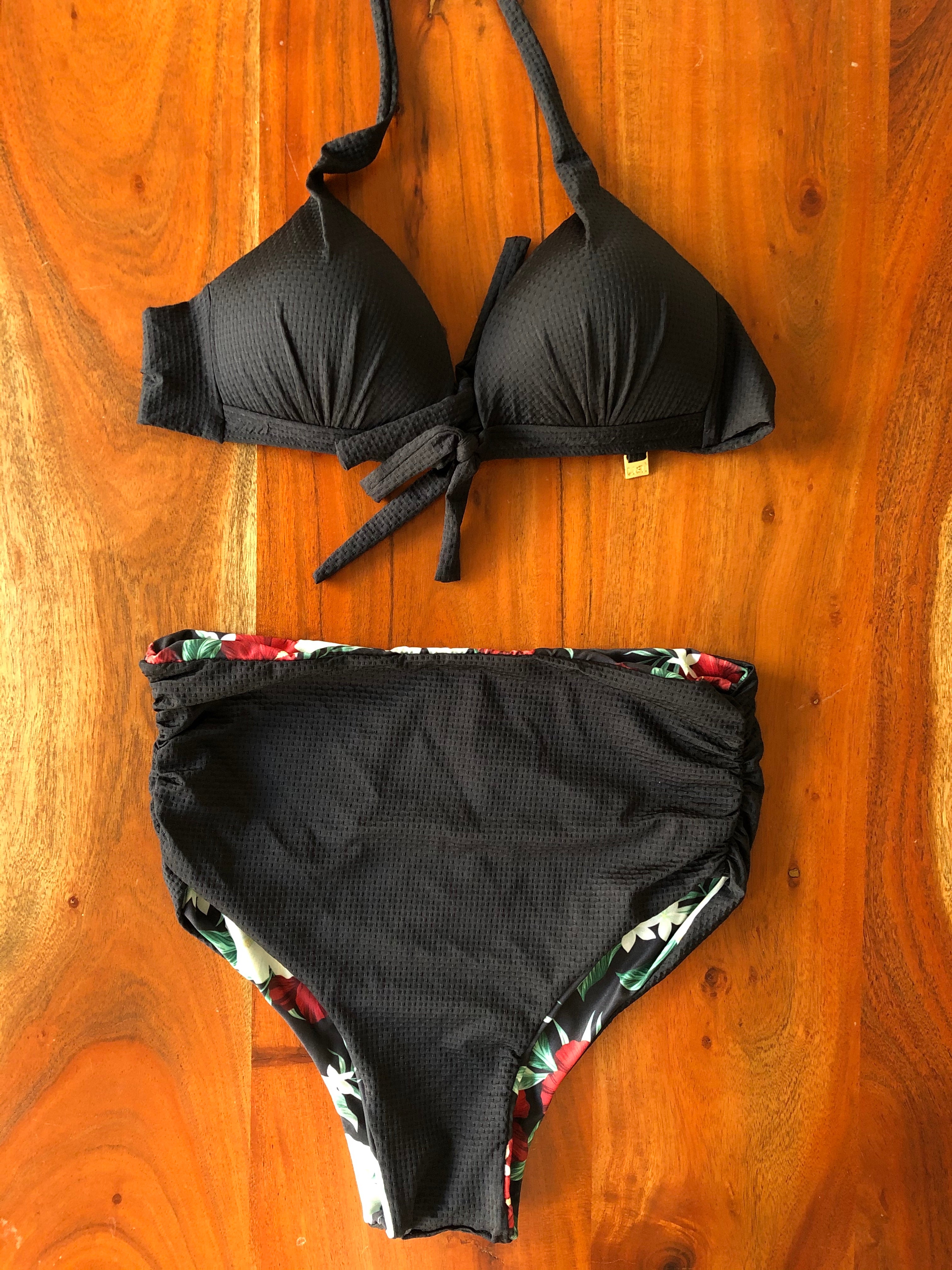 Conjunto de biquíni: top com calcinha cintura alta dupla face - Hibisco